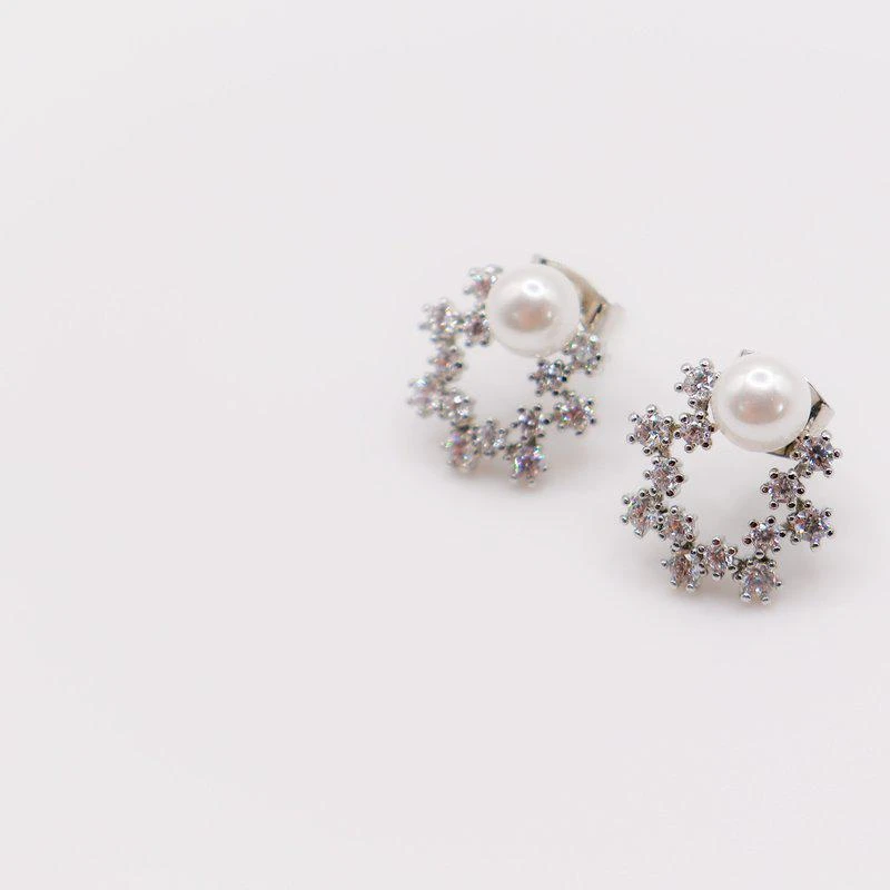 商品Le Réussi|Pearlescent Elegance White Gold Earrings,价格¥302,第2张图片详细描述