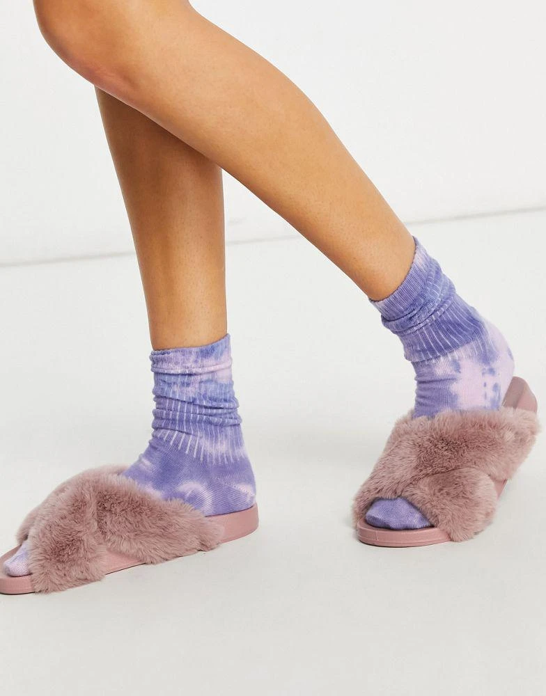 商品ASOS|ASOS DESIGN Fiona fluffy crossover sliders in dusty pink,价格¥67,第2张图片详细描述