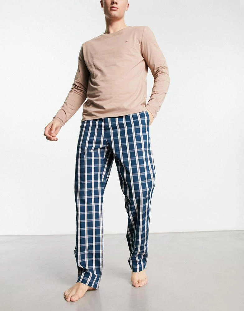 商品Tommy Hilfiger|Tommy Hilfiger check pyjama set in multi,价格¥508,第1张图片