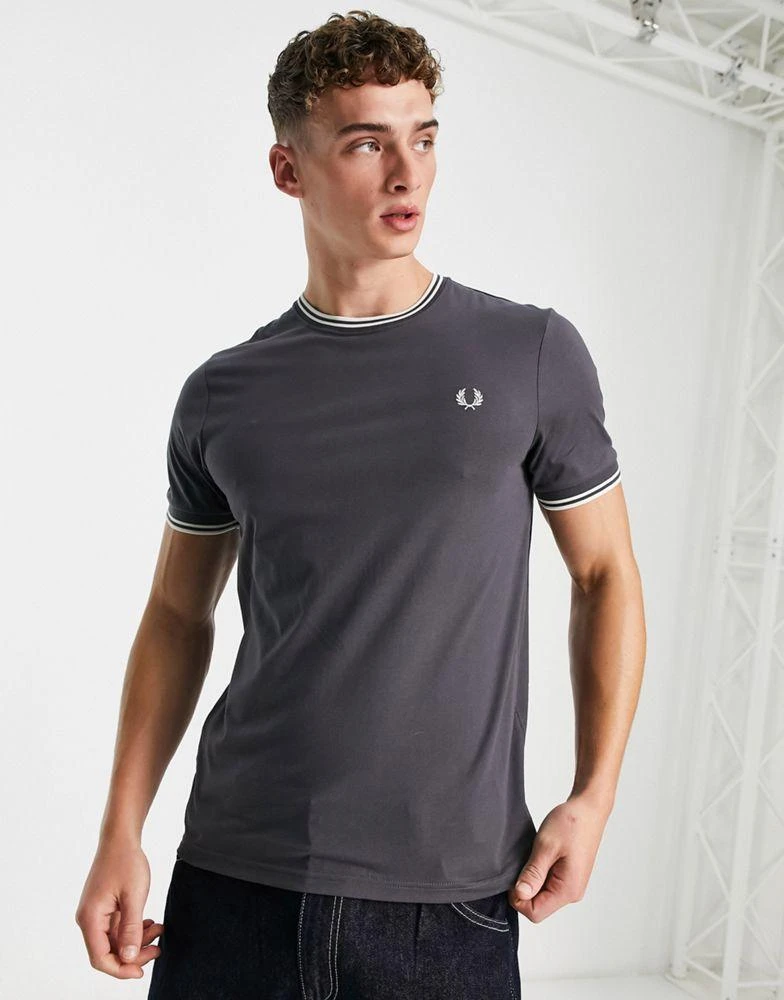 商品Fred Perry|Fred Perry Exclusive twin tipped t-shirt in grey,价格¥349,第1张图片