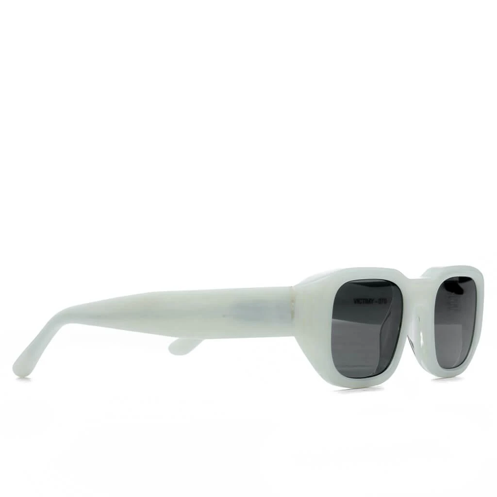 商品Thierry Lasry|Victimy 079 - White/Black,价格¥3659,第2张图片详细描述