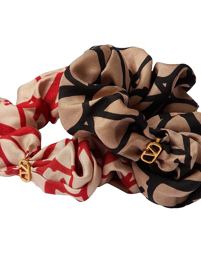 商品Valentino|Toile Iconographe Scrunchies Set in Silk with VLogo Applique,价格¥1731,第3张图片详细描述