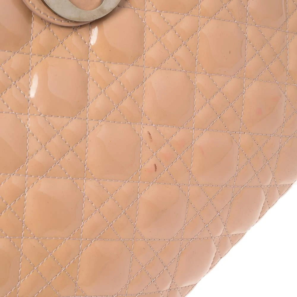 商品[二手商品] Dior|Dior Beige Cannage Patent Leather Large Lady Dior Tote,价格¥7510,第5张图片详细描述