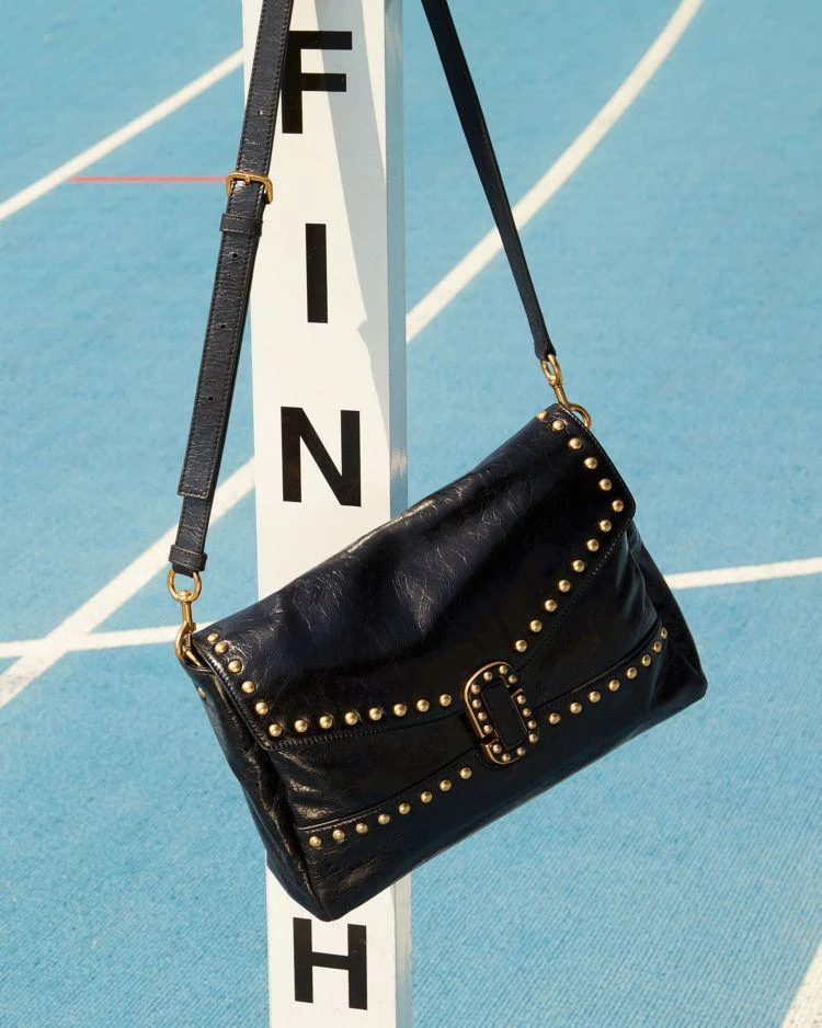 Envelope Studded Leather Shoulder Bag 商品