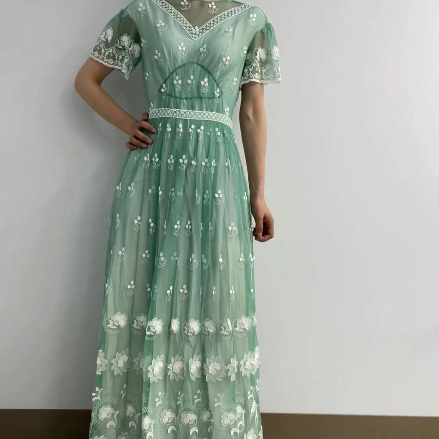 商品Burberry|Ladies Round-neck Embroidered-tulle Dress,价格¥11336,第1张图片