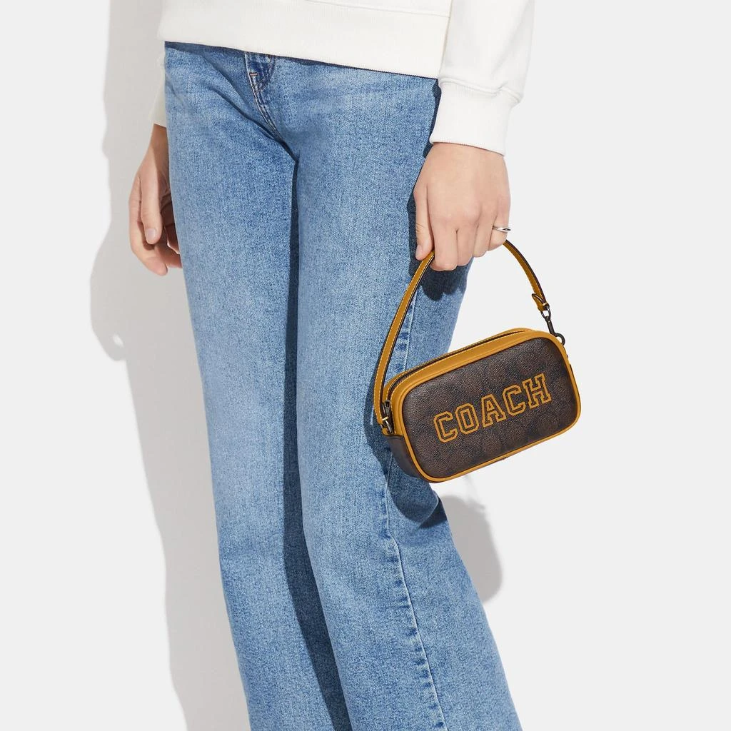 商品Coach|Coach Outlet Jamie Wristlet In Signature Canvas With Varsity Motif,价格¥465,第3张图片详细描述