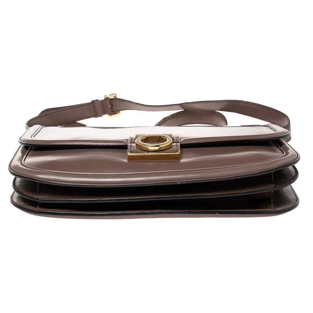 Salvatore Ferragamo Taupe Leather Jody Shoulder Bag 商品
