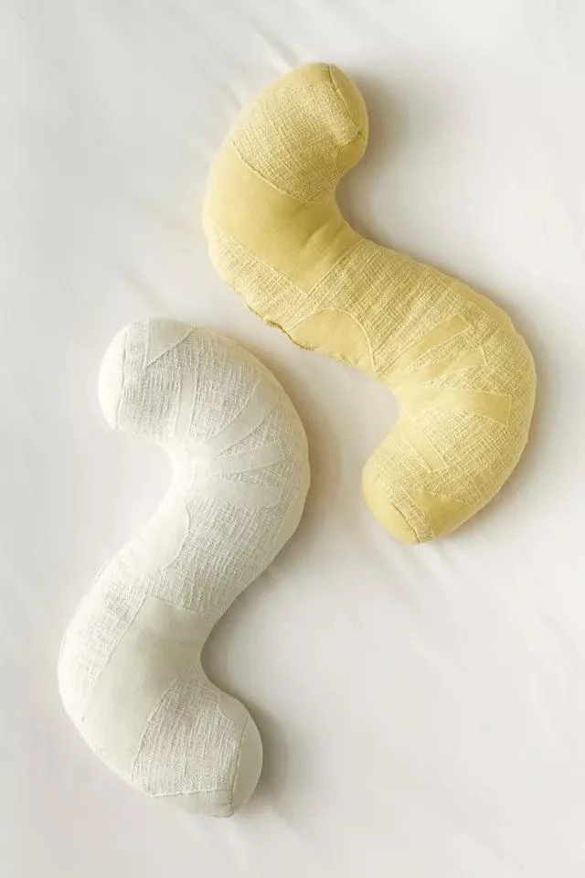 商品Urban Outfitters|Squiggle Acid Wash Throw Pillow,价格¥377,第4张图片详细描述