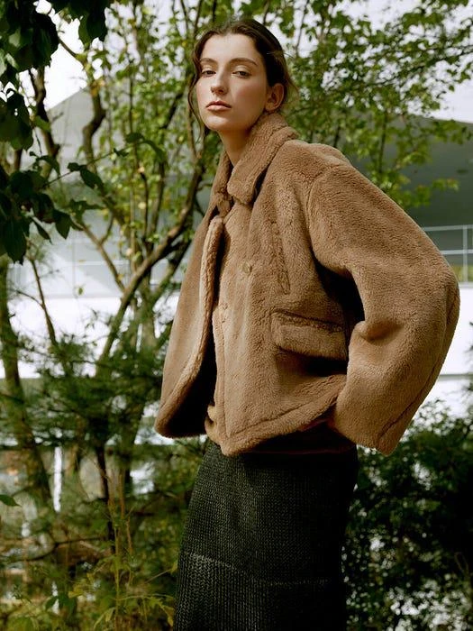 商品FRONTROW|Wool Blend Crop Shearling Jacket,价格¥2568,第2张图片详细描述