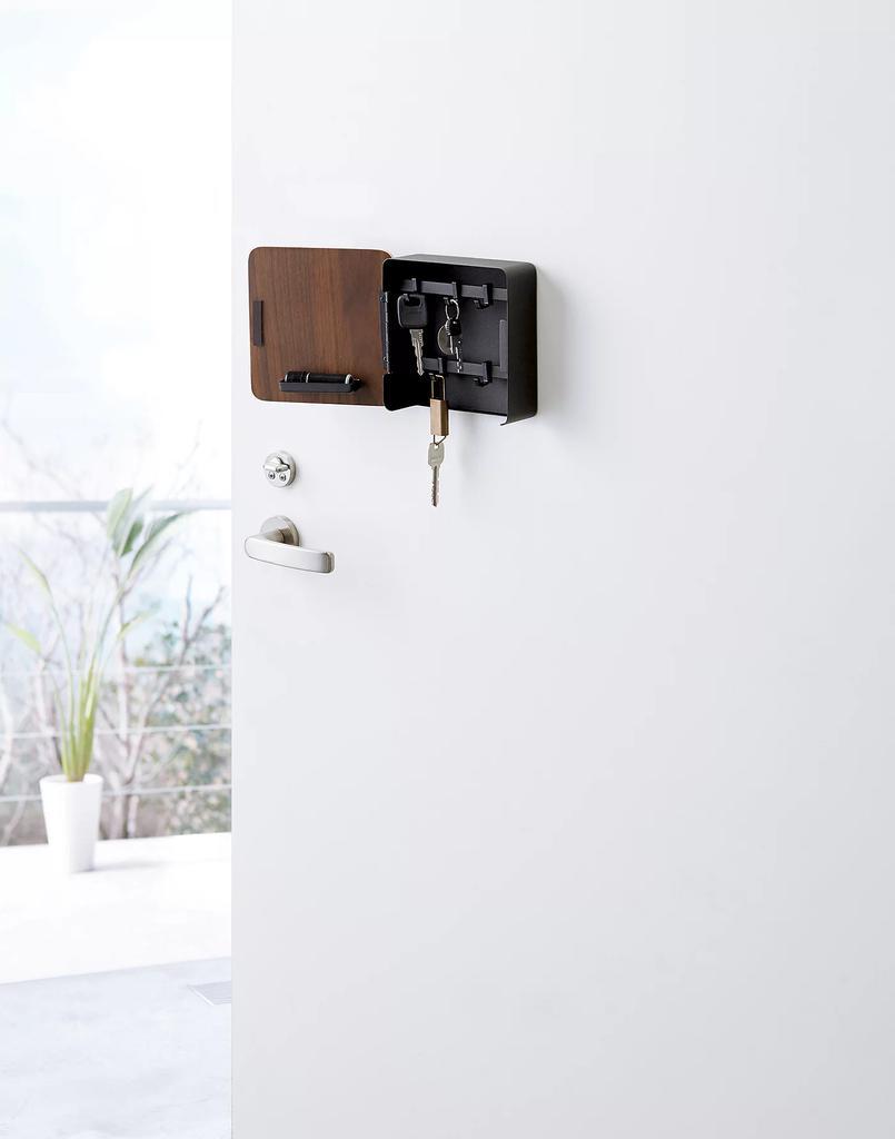 商品Madewell|Yamazaki Home Rin Square Magnetic Key Cabinet,价格¥252,第3张图片详细描述