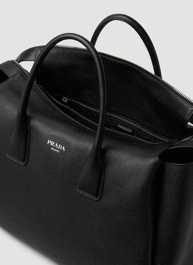 Logo Plaque Weekend Bag in Black 商品