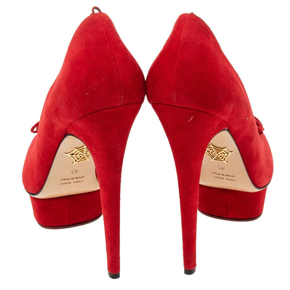 商品Charlotte Olympia|Charlotte Olympia Red Suede Daphne Scalloped Platform Pumps Size 40,价格¥3171,第5张图片详细描述