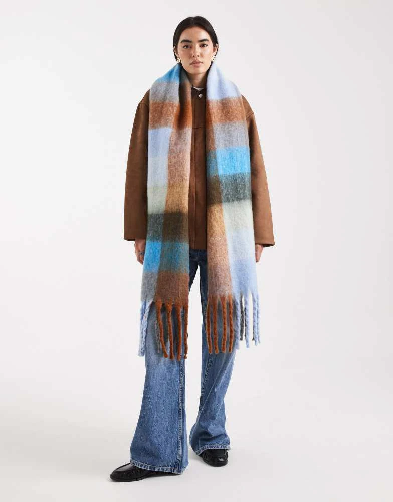 商品Threadbare|Threadbare blanket scarf in brown and blue check,价格¥161,第3张图片详细描述