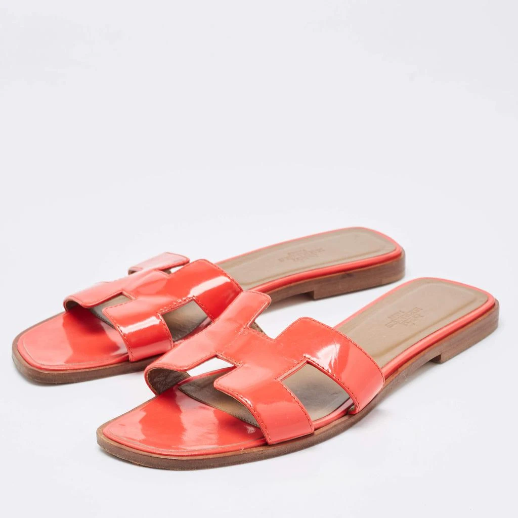 商品[二手商品] Hermes|Hermes Red Patent Leather Oran Flat Slides Size 38,价格¥3735,第2张图片详细描述