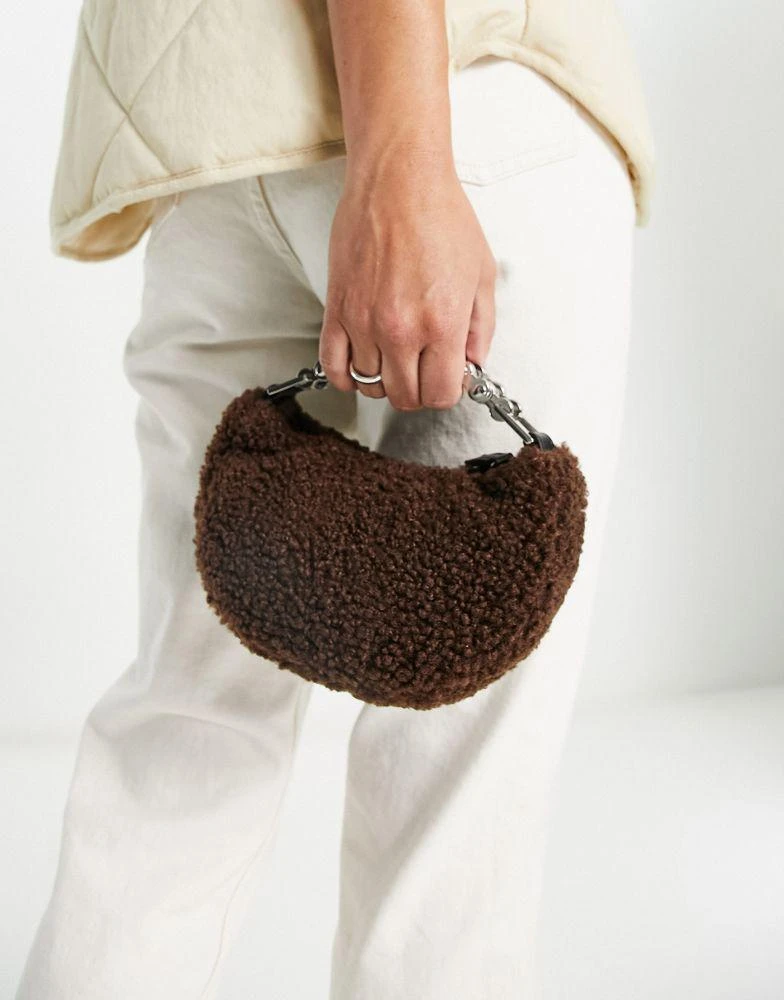 商品Topshop|Topshop gina mini bag borg grab in brown,价格¥136,第2张图片详细描述