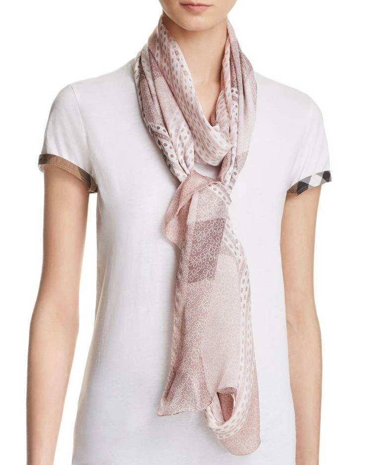 商品Burberry|Ultra Wash Mega Check Lace Print Silk Scarf,价格¥3368,第1张图片