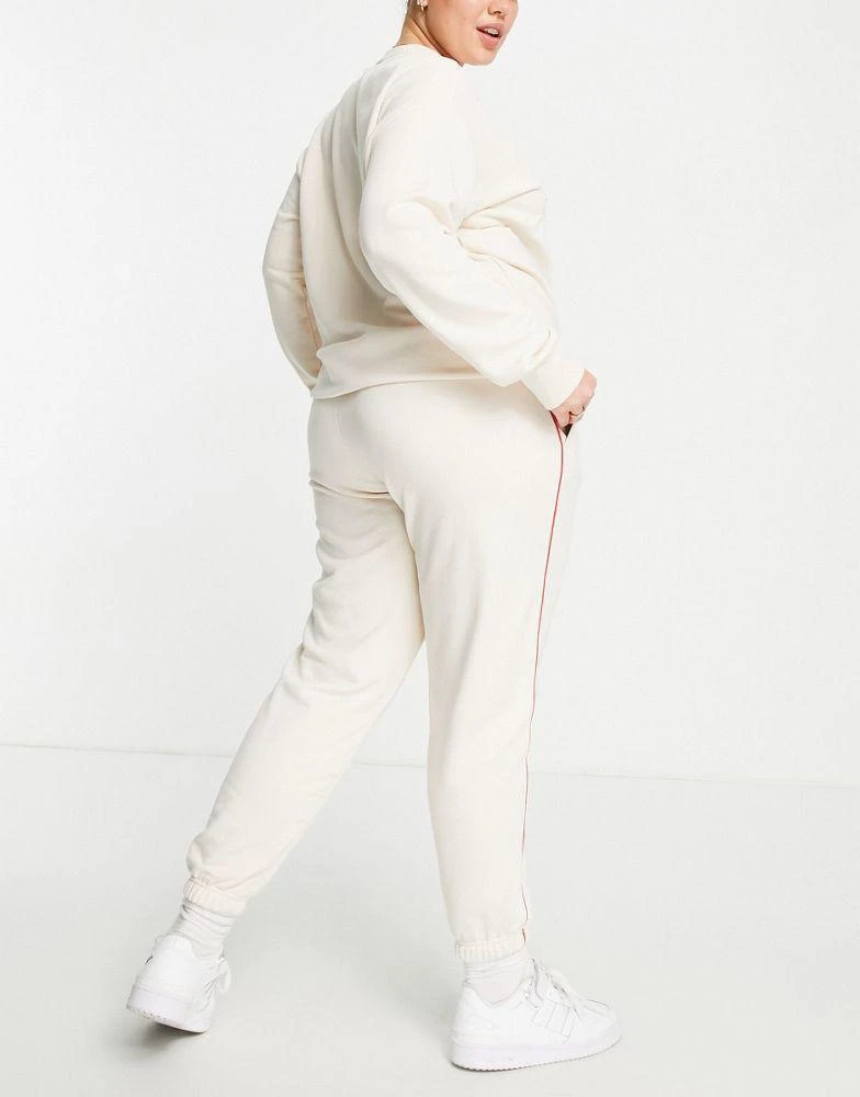 商品Adidas|adidas Originals 'Retro Luxury' Plus joggers in off white,价格¥200,第4张图片详细描述