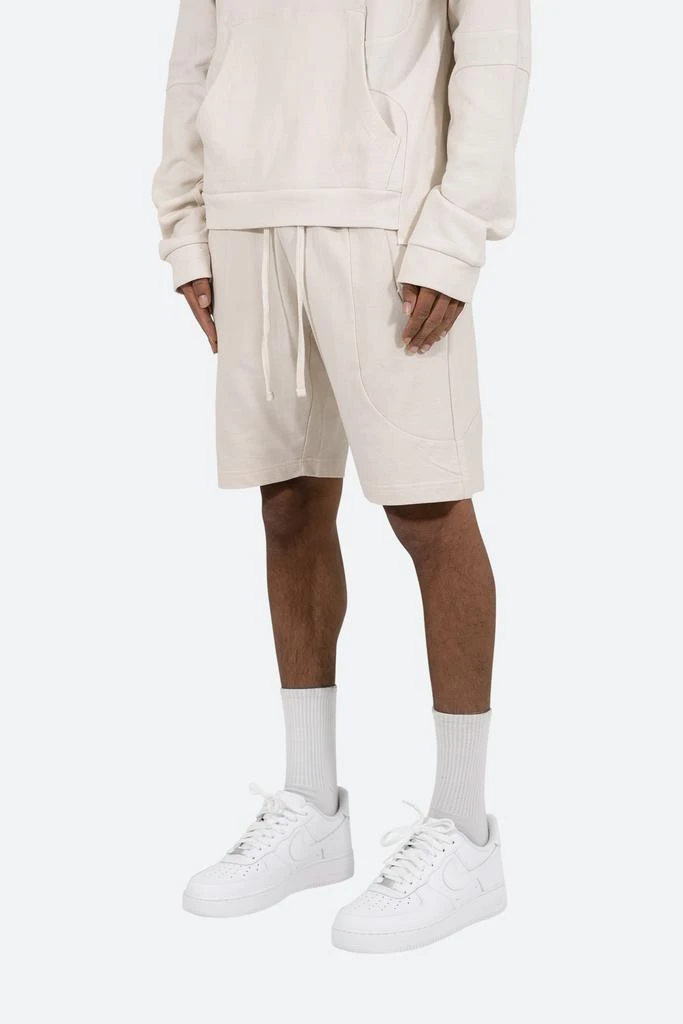 商品MNML|Geo Paneled Sweatshorts - Off White,价格¥152,第4张图片详细描述