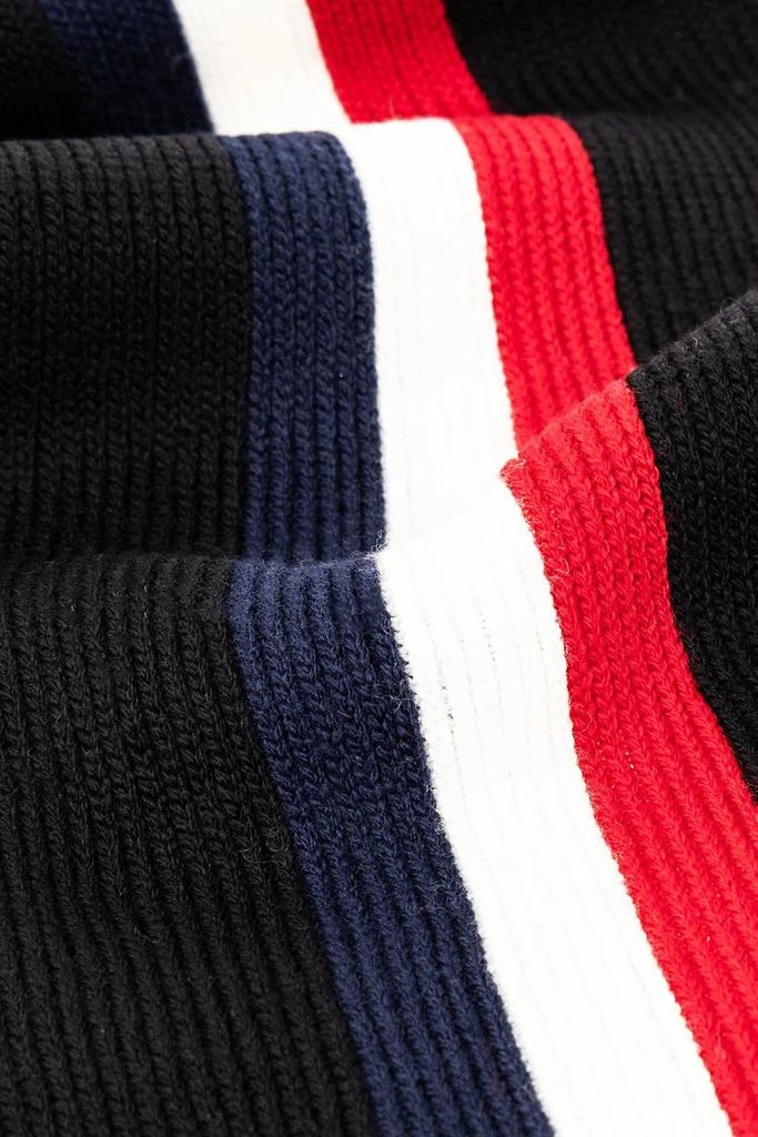 商品Moncler|Moncler Striped Logo Patch Fringed Scarf,价格¥2570,第3张图片详细描述