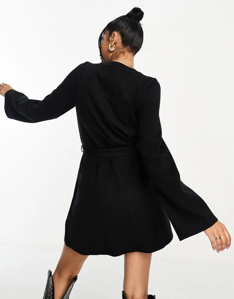 商品ASOS|ASOS DESIGN supersoft flare sleeve jumper swing mini dress with belt in black,价格¥245,第3张图片详细描述