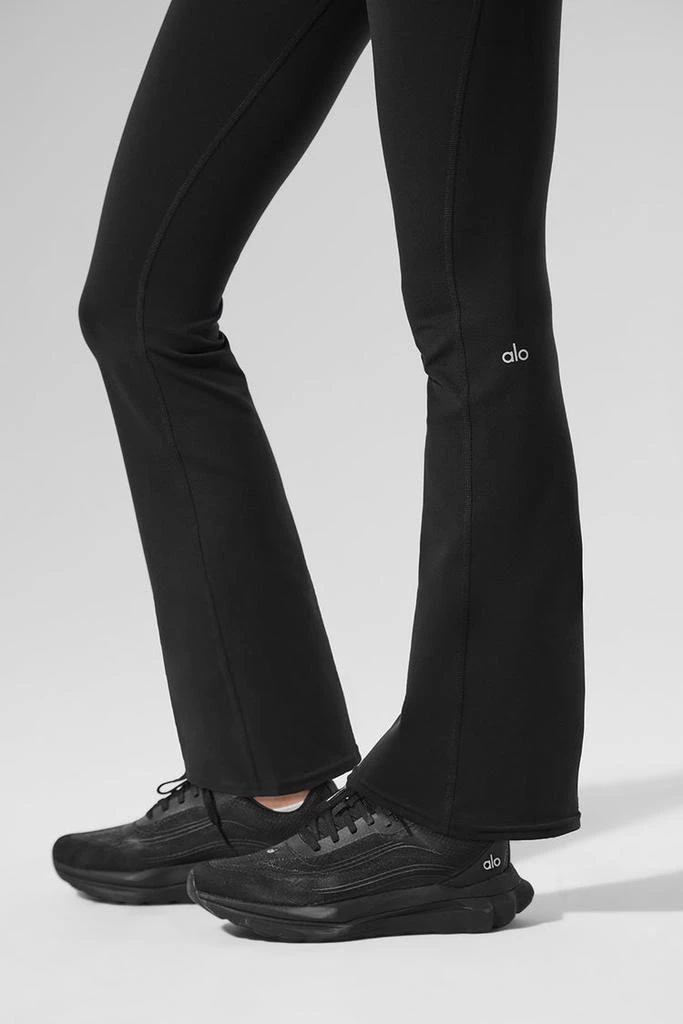 商品Alo|Airbrush High-Waist 7/8 Bootcut Legging - Ivory,价格¥975,第4张图片详细描述