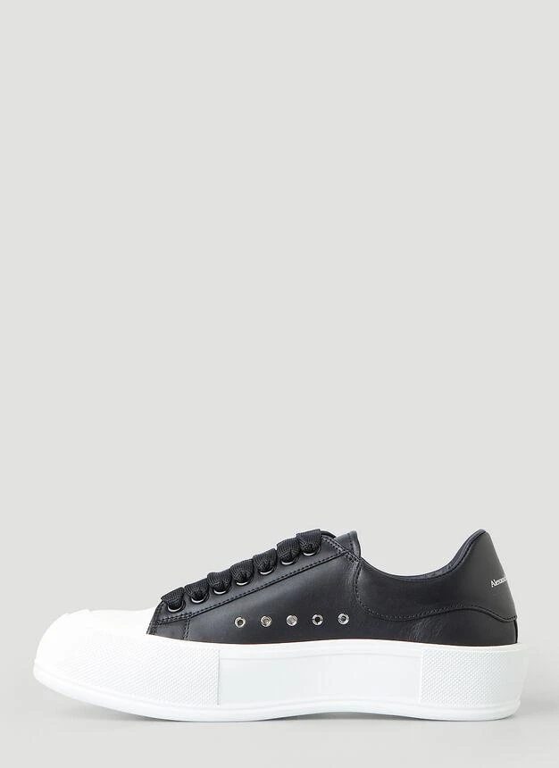 商品Alexander McQueen|Deck Lace-Up Plimsoll Sneakers in Black,价格¥2584,第3张图片详细描述