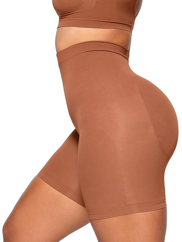 商品SKIMS|Seamless Sculpt Mid-Thigh Short,价格¥301,第4张图片详细描述
