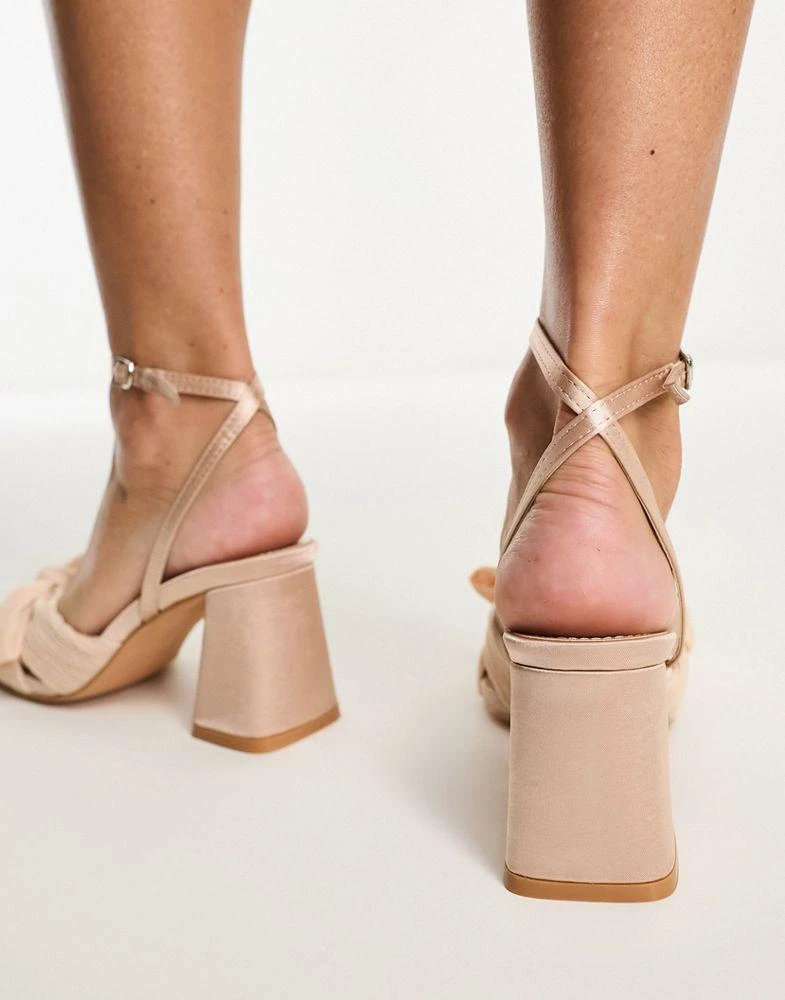 商品Glamorous|Glamorous Exclusive mid heel sandals with bow in blush,价格¥218,第2张图片详细描述