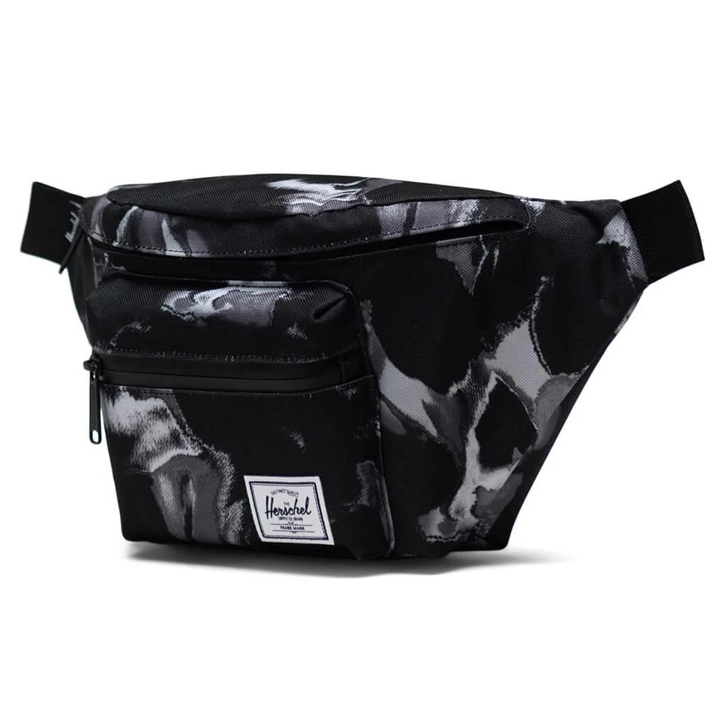 商品Herschel Supply|Seventeen Hip Pack - Dye Wash Black,价格¥303,第2张图片详细描述
