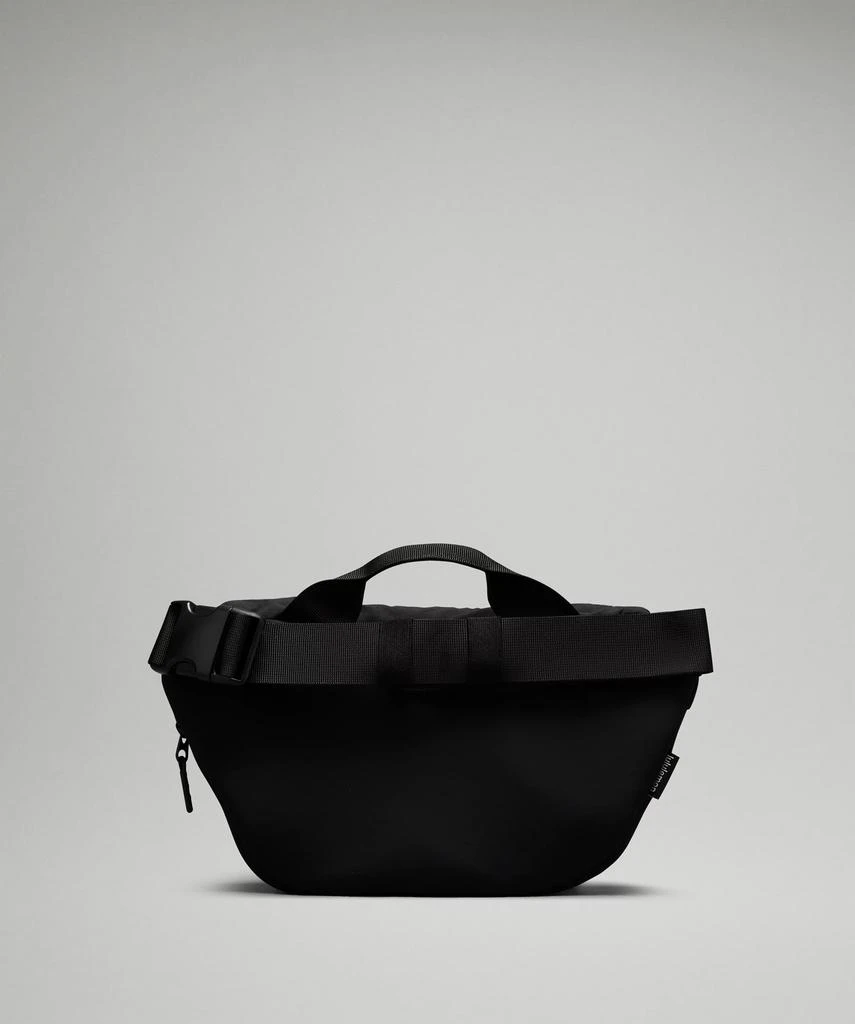 商品Lululemon|Curved Crossbody Bag 3L,价格¥633,第3张图片详细描述