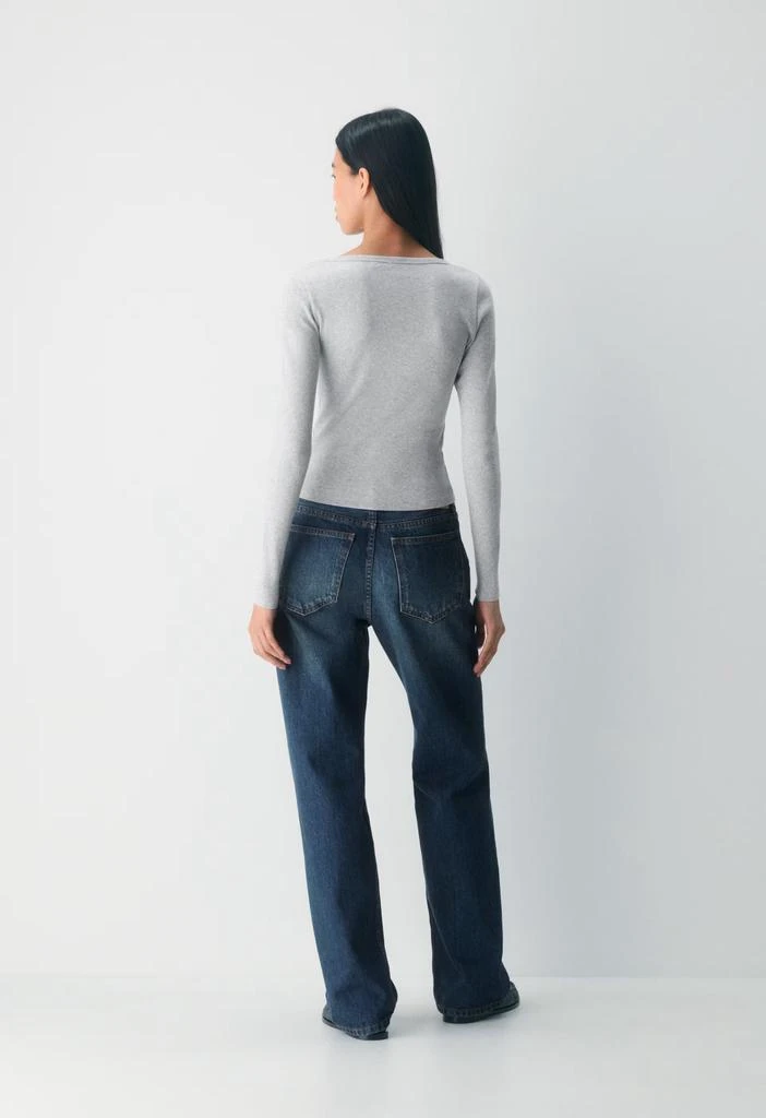 商品Aritzia|Homestretch™ Rib Henley Longsleeve,价格¥289,第5张图片详细描述
