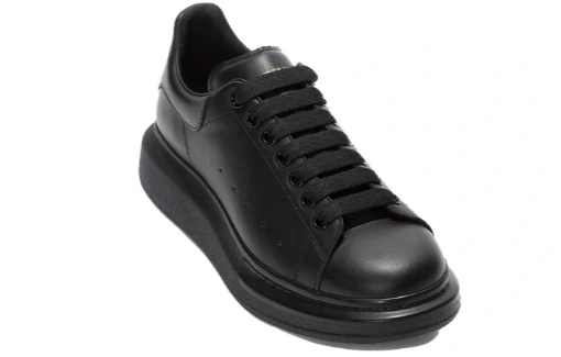 商品[国内直发] Alexander McQueen|亚历山大王 麦昆 光话小牛皮  低帮时尚板鞋 黑色,价格¥3584,第3张图片详细描述