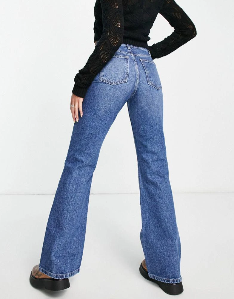 商品Topshop|Topshop 90s flare jeans in mid blue,价格¥246,第4张图片详细描述