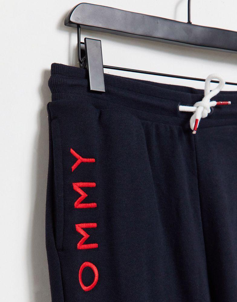 商品Tommy Hilfiger|Tommy Hilfiger embroidery joggers in navy,价格¥352,第5张图片详细描述