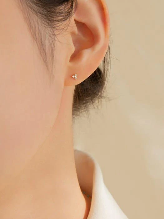 商品LUNNE|14k Gold Mini CZ Blossom Earrings A03,价格¥612,第3张图片详细描述