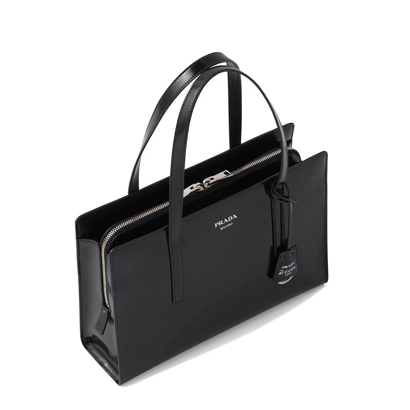 商品Prada|【预售3-7天】普拉达  女士中号黑色亮面皮革复刻1995矩形隔层拉链手提包1BA350_ZO6_F0002_V_OOO,价格¥23222,第4张图片详细描述