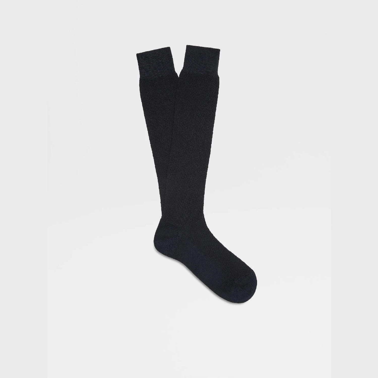 商品Zegna|包邮包税【预售7天发货】 ZEGNA杰尼亚 23秋冬 男士 袜子 NIGHT BLUE LYOCELL BLEND TEXTURED MID CALF SOCKS N5V40-580-402,价格¥557,第1张图片