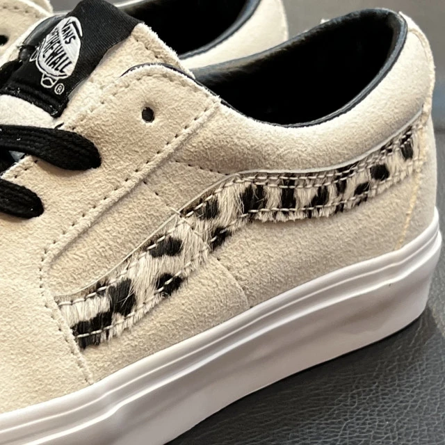 【韩国直邮|包邮包税�】万斯[VANS] Sk8-Low # Soft Suede # 男女共用 运动鞋 # marshmallow/dalmatian (VN0A4UUKB7R) 商品