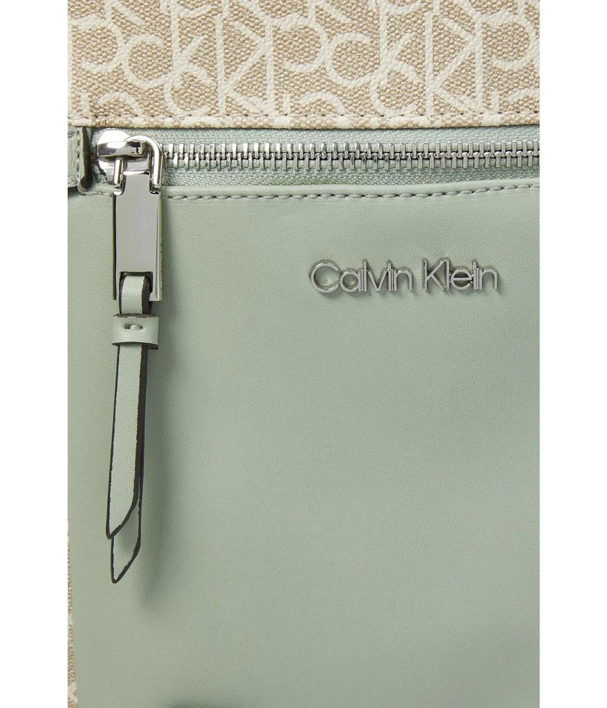 商品Calvin Klein|Maya Signature Backpack,价格¥973,第4张图片详细描述