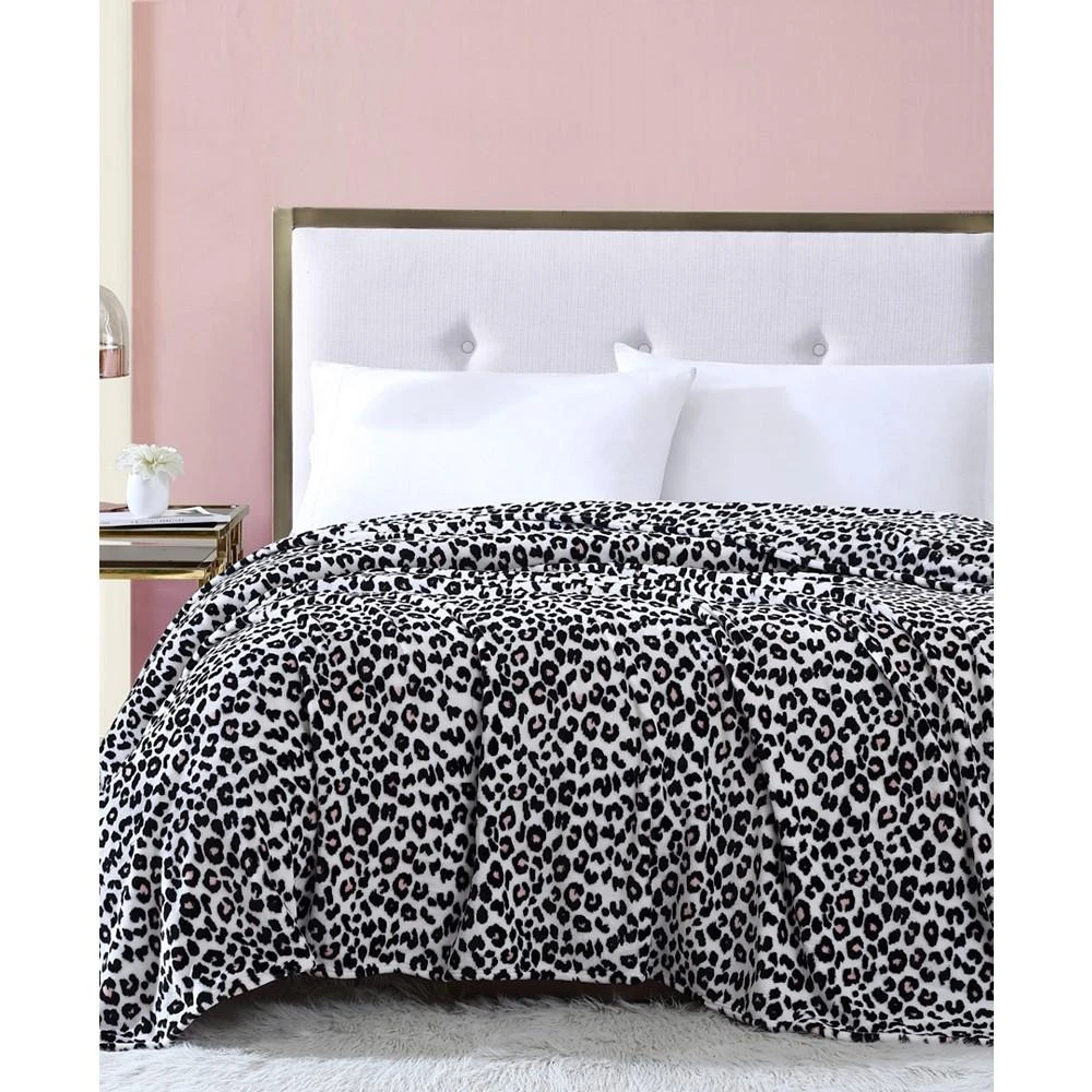商品Betsey Johnson|Betsey's Leopard Ultra Soft Plush Blanket,价格¥531,第1张图片