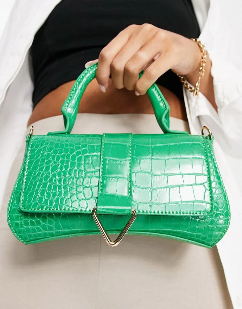 商品ASOS|ASOS DESIGN curved crossbody bag with triangle hardware and detachable strap in green,价格¥84,第2张图片详细描述