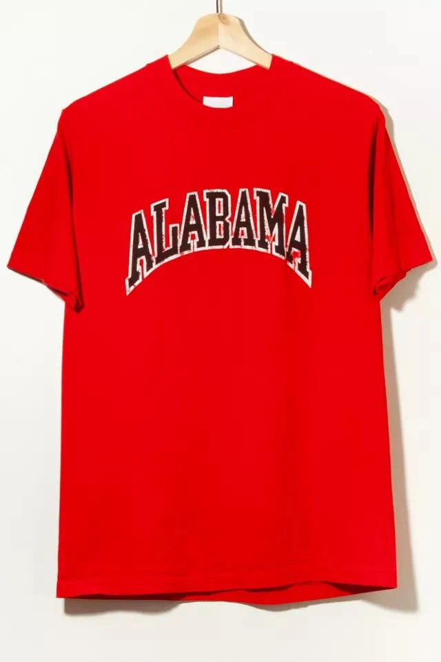 商品Urban Outfitters|Vintage 1990s Distressed Alabama University Spell Out Red T-Shirt,价格¥664,第1张图片