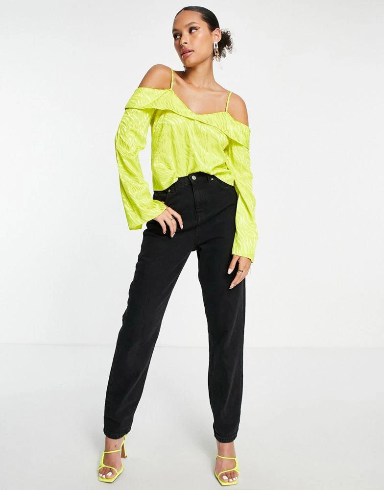 商品ASOS|ASOS DESIGN cold shoulder blouse in lime tiger jacquard,价格¥141,第4张图片详细描述