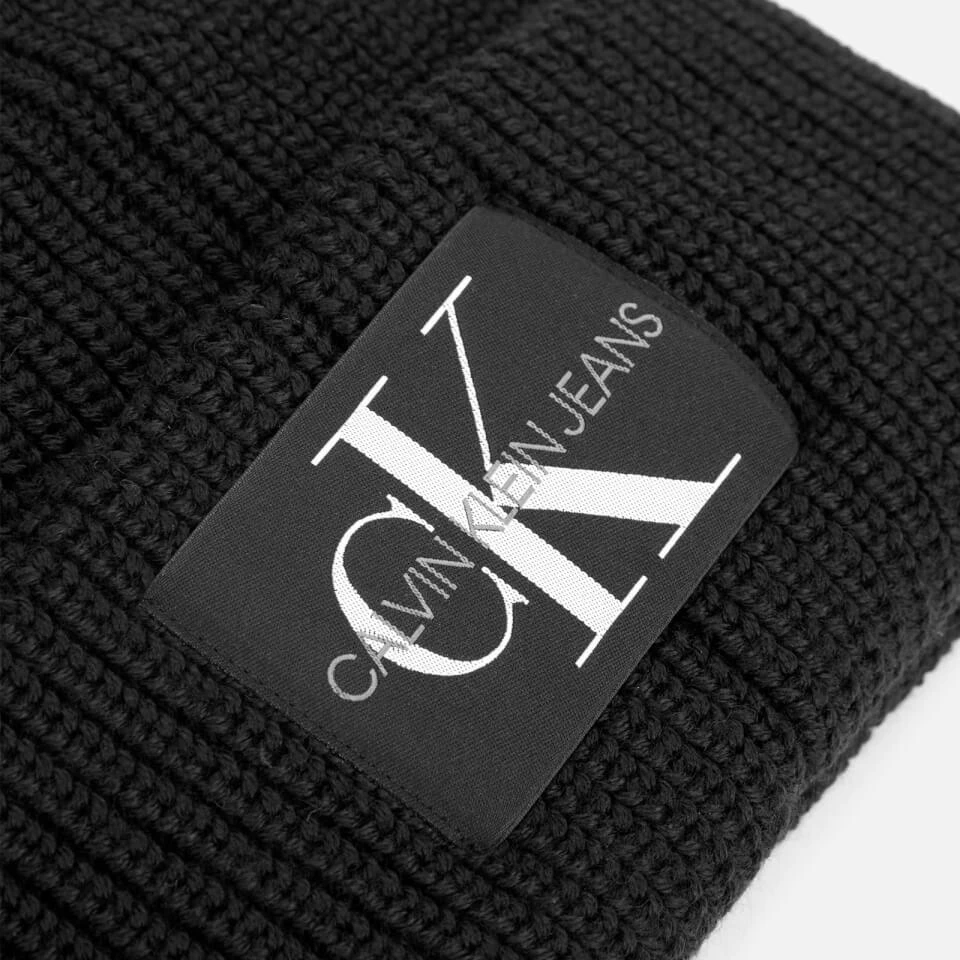 商品Calvin Klein|Calvin Klein Jeans Women's Monogram Beanie - Black,价格¥322,第3张图片详细描述