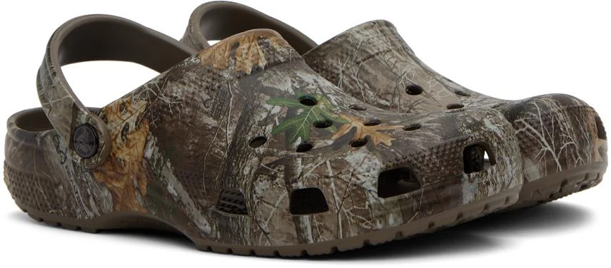 商品Crocs|Khaki Realtree EDGE Edition Classic Clogs,价格¥476,第4张图片详细描述