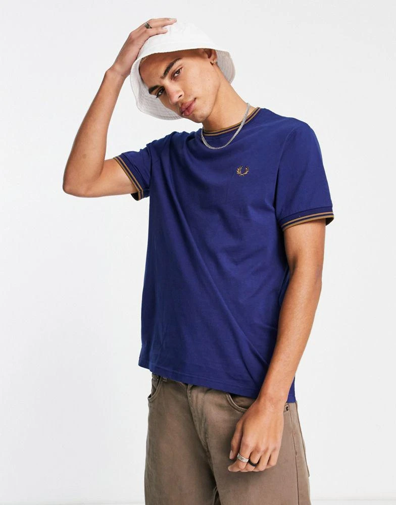 商品Fred Perry|Fred Perry twin tipped t-shirt in navy,价格¥271,第3张图片详细描述