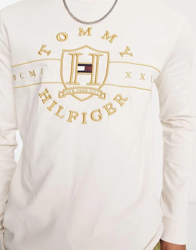 商品Tommy Hilfiger|Tommy Hilfiger icon logo long sleeve t-shirt in white,价格¥410,第3张图片详细描述