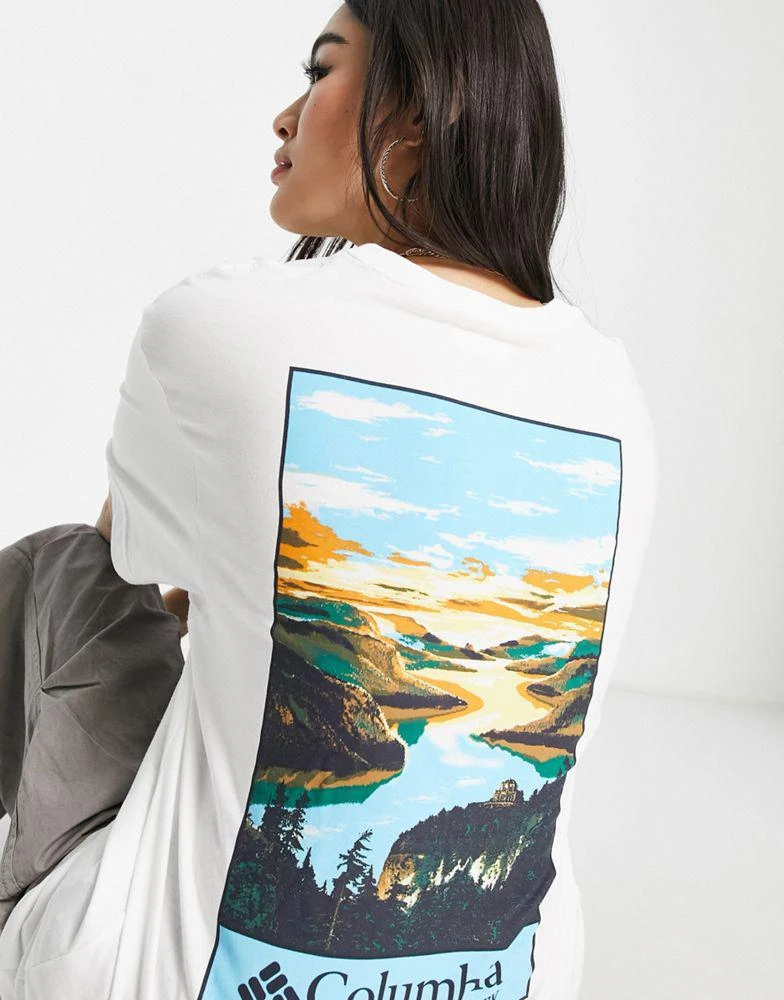 商品Columbia|Columbia Alpine Way boyfriend fit t-shirt in white Exclusive at ASOS,价格¥241,第4张图片详细描述