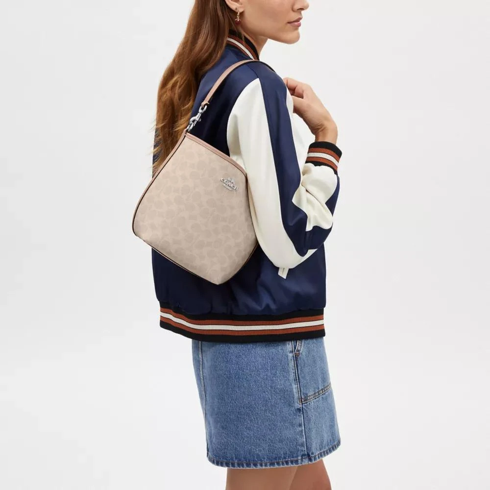 商品Coach|City Bucket Bag In Signature Canvas,价格¥992,第3张图片详细描述
