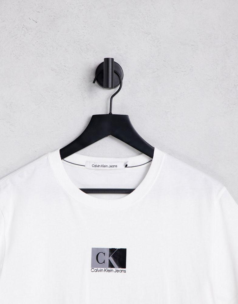 Calvin Klein Jeans small center box logo t-shirt in white商品第3张图片规格展示